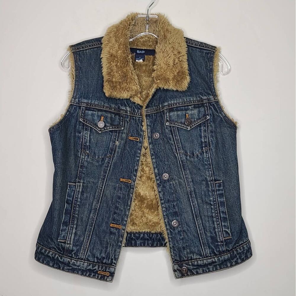 Gap faux fur lined denim vest - small
